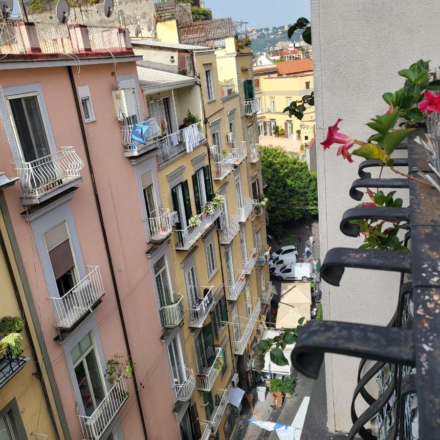 Nel Salotto Di Napoli Hotel Bagian luar foto